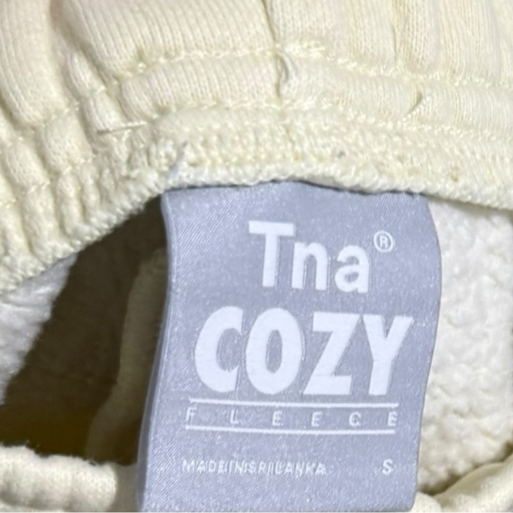 Aritzia TNA CozyAF Fleece Sweatpants in Light Yellow Size S - Picture 3 of 4